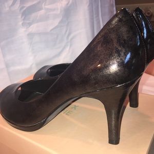 Women’s Alex Marie Cashmere Grey Pansey Pumps